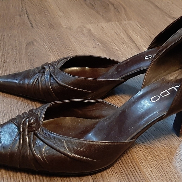 Aldo leather pointy toe heals - Picture 3 of 3
